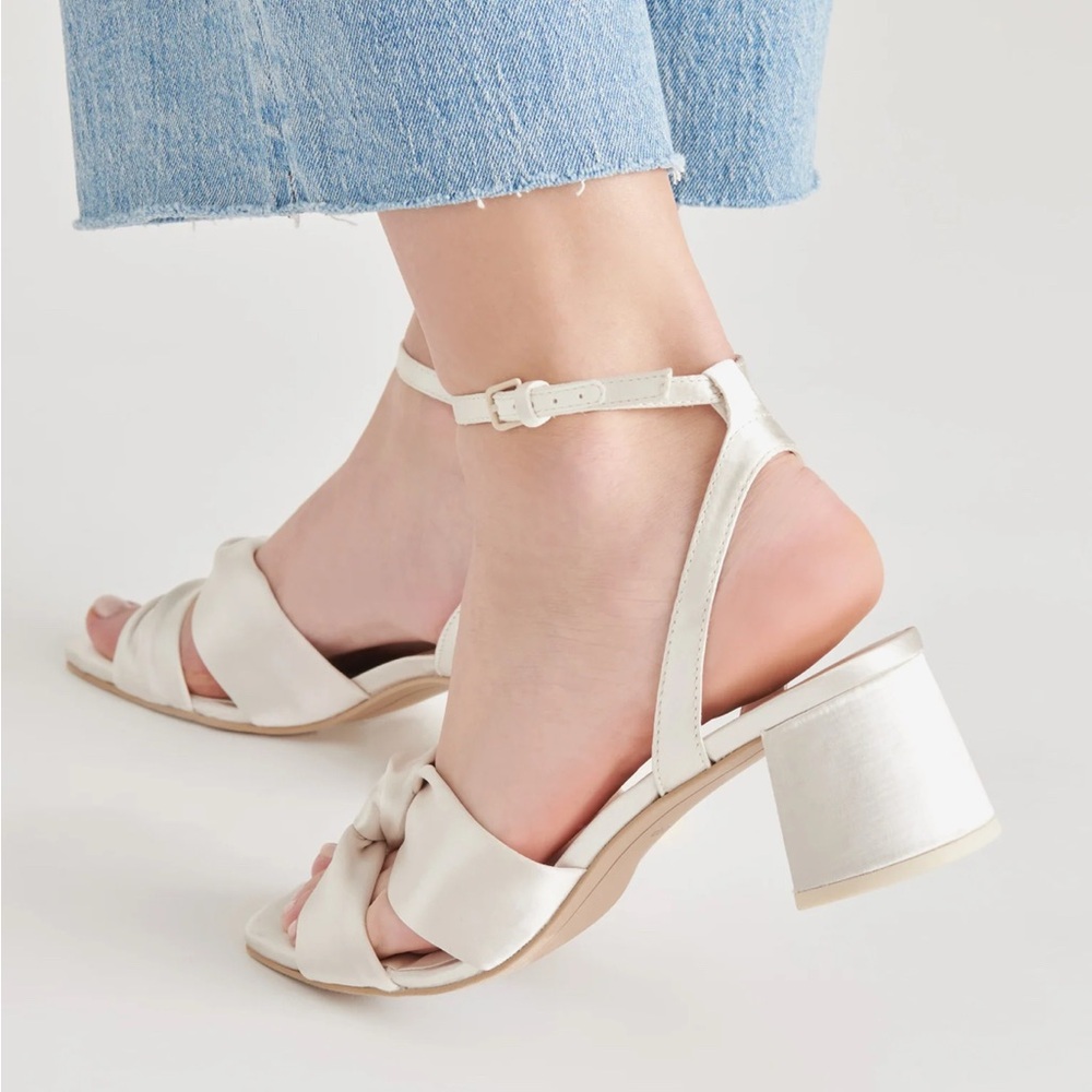 Dolce Vita Size 10 Brenna Ivory Satin Heels
